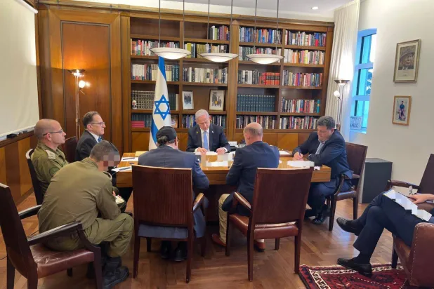 صورة وزّعها مكتب نتنياهو خلال المكالمة التي أُجريت مع الرئيس الأميركي جو بايدن الأربعاء