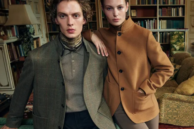 لم تحتج الدار يوماً إلى مدير إبداعي يرسم معالمها... لأن «نجمها الأول وعملتها الذهبية» هي أنسجتها (لورو بيانا)