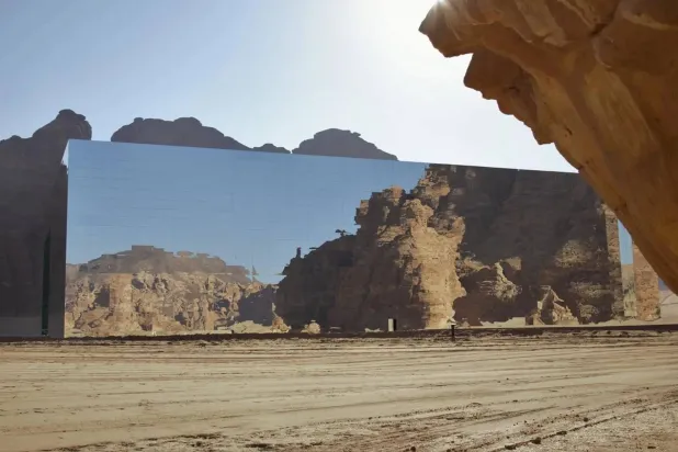 قاعة «مرايا» تستضيف مجموعة تحف فنية مأخوذة من عدة مواقع أثرية إيطالية (واس)