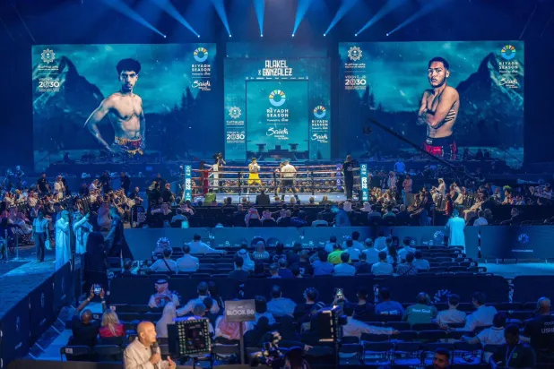 نزال في الملاكمة كان إحدى فقرات "موسم الرياض " أمس ("الشرق الأوسط")