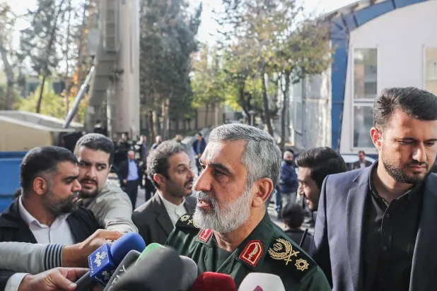 حاجي زاده يتحدث للصحافيين في طهران العام الماضي (إيكنا)