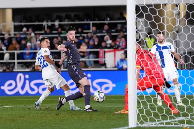 ديكلان رايس يسجل الهدف الثالث لإنجلترا في فنلندا (د.ب.أ)