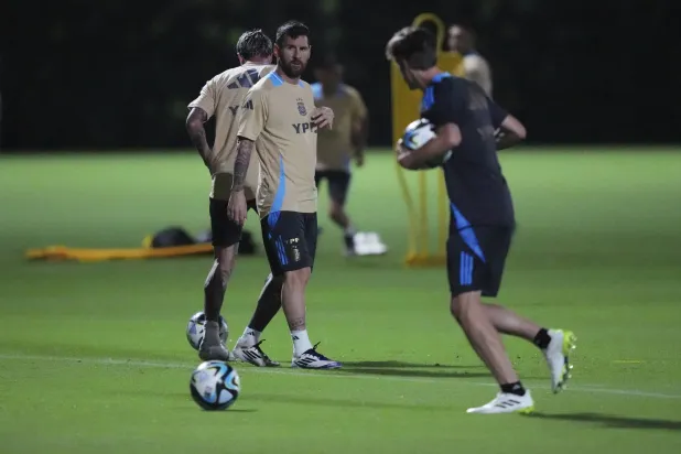 الأرجنتين بطلة العالم تسعى إلى استعادة نغمة الانتصارات (أ.ب)