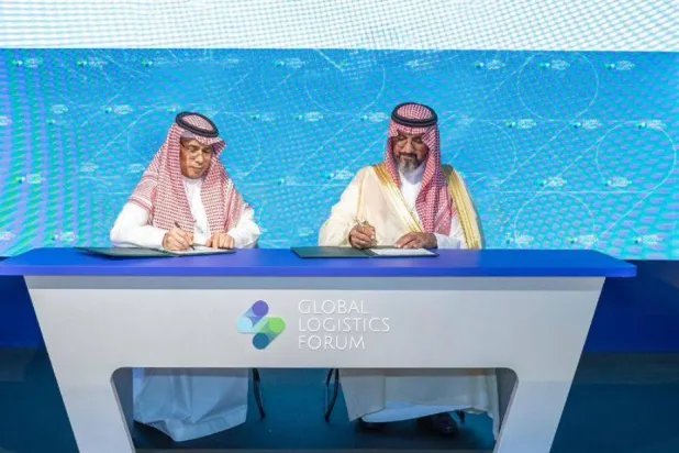 إحدى الاتفاقيات التي وقعتها «مدن» خلال «المنتدى اللوجيستي العالمي» في الرياض (الشرق الأوسط)