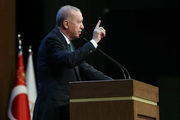 إردوغان طلب إعادة تقييم مشروع ضريبة الصناعات الدفاعية ورفض النقاشات حول المواد الأربع الأولى من الدستور (الرئاسة التركية)