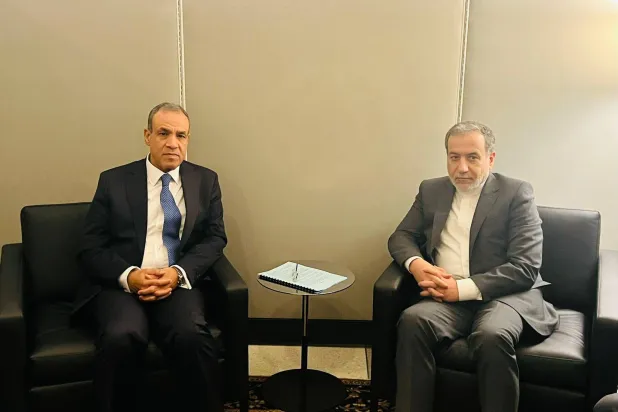 وزير الخارجية المصري خلال لقاء نظيره الإيراني على هامش اجتماعات الأمم المتحدة في نيويورك (الخارجية المصرية)
