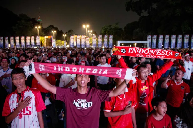 بعض الجماهير الإندونيسية كانت عنيفة في ردودها بمواقع التواصل الاجتماعي تجاه لاعبي البحرين (أ.ف.ب)