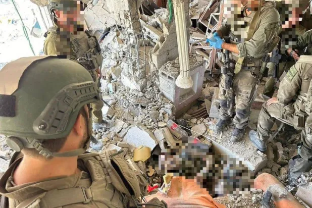 صورة تداولتها وسائل إعلام إسرائيلية للجثة التي يشتبه بأنها للسنوار 