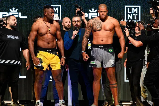 فيريرا ونغانو في مرحلة قياس الأوزان (وزارة الرياضة)