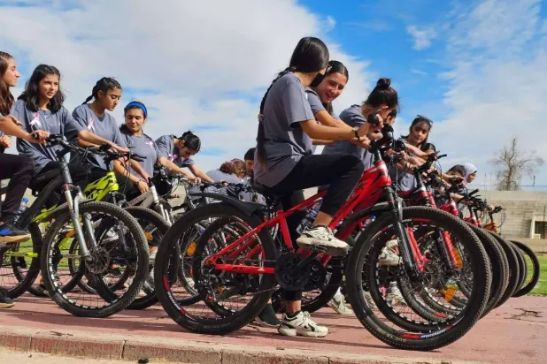 ماراثون الدراجات الهوائية للفتيات في القامشلي (الشرق الأوسط)