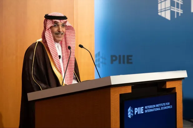 وزير المالية السعودي خلال مشاركته في أسبوع الاقتصاد الكلي لمعهد بيترسون للاقتصاد الدولي (منصة إكس) 