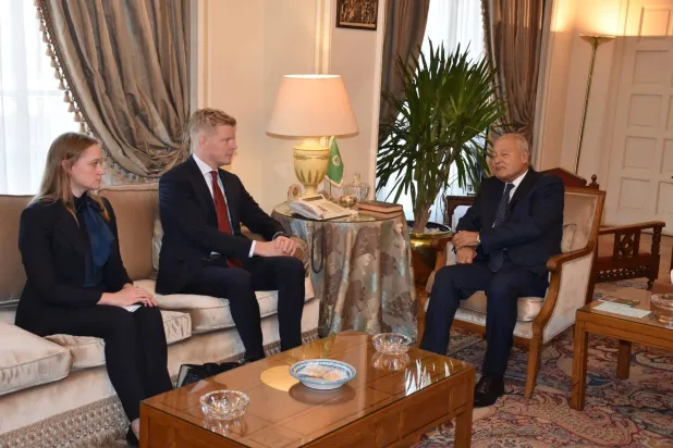 أحمد أبو الغيط خلال لقائه غروندبرغ في القاهرة (جامعة الدول العربية)