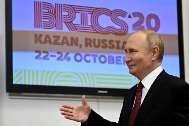 Rusya Devlet Başkanı Vladimir Putin, dün Kazan'da düzenlenen BRICS zirvesine katılan liderleri karşılarken (AFP