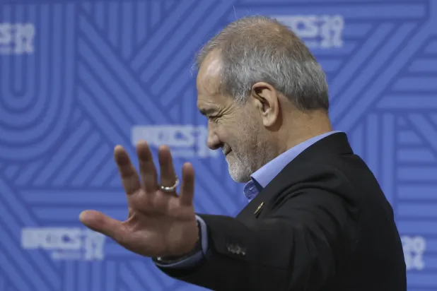 الرئيس الإيراني مسعود بزشكيان (أ.ب)