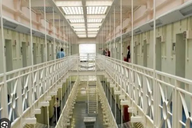 العصابات تجند طيارِي «درون» لتهريب المخدرات إلى السجون البريطانية