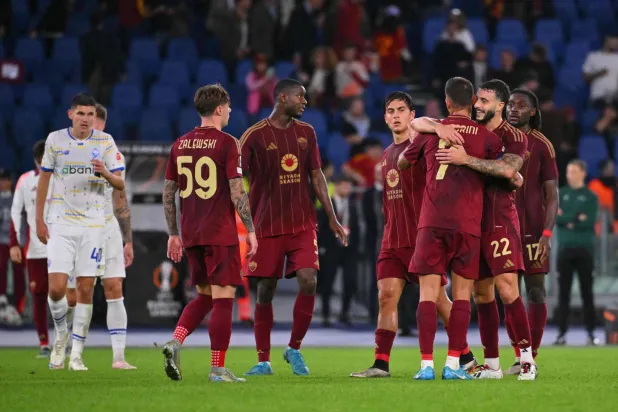 روما حقق انتصاره الأول في البطولة (أ.ف.ب)