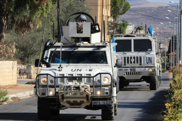 آليات تابعة لقوات «يونيفيل» في مرجعيون جنوب لبنان (أ.ف.ب)