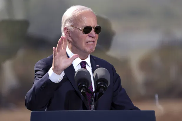 الرئيس جو بايدن يتحدث الجمعة في أريزونا (أ.ب)