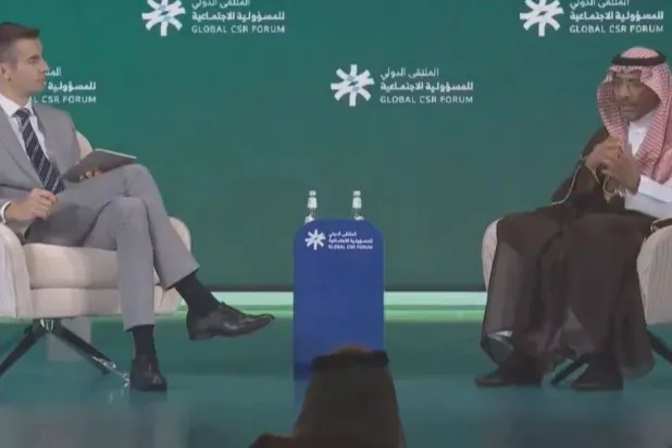 وزير الصناعة والثروة المعدنية متحدثاً في «الملتقى الدولي للمسؤولية الاجتماعية» (الشرق الأوسط)