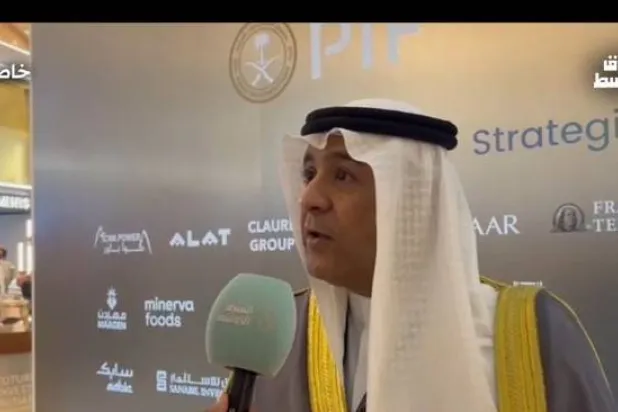 الأمين العام لمجلس التعاون لدول الخليج العربية متحدثاً إلى «الشرق الأوسط»