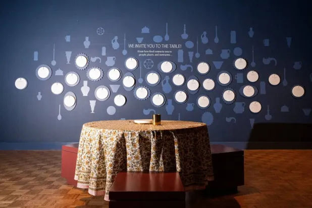 جزء تفاعلي من «فن تناول الطعام: ثقافة الطعام في العالم الإسلامي» في معهد ديترويت للفنون (نيويورك تايمز)