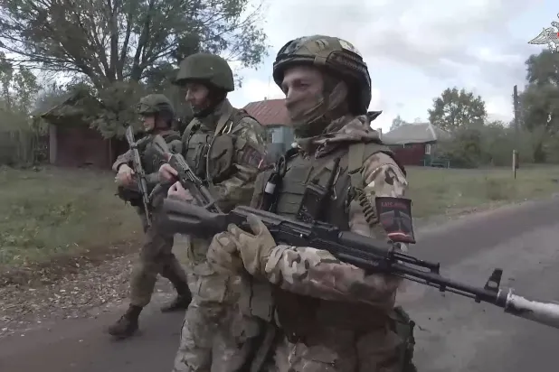 جمود روس في منطقة كورسك الروسية عند الحدود مع أوكرانيا (أ.ب)