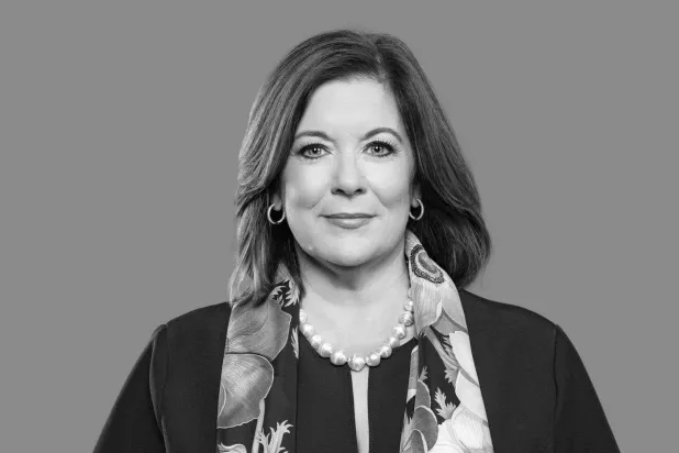 سوزانا كلارك... توّجوها واحدةً من أعظم روائيي جيلها ثم اختفت