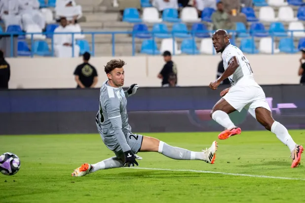 الأخدود سجل فوزاً كبيراً برباعية (تصوير: علي خمج)