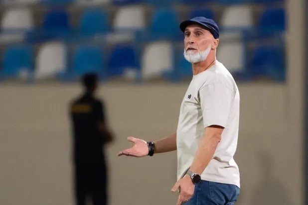 البرتغالي ألفارو باتشيكو مدرب فريق العروبة (تصوير: علي خمج)