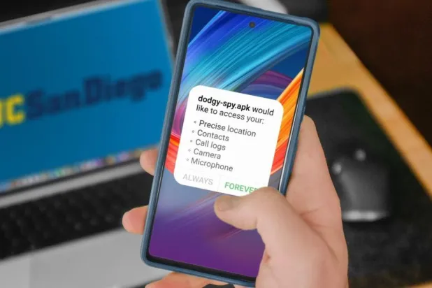 Bir başkasının telefonuna izni olmadan yazılım yüklemek suçtur (Sosyal ağlar)