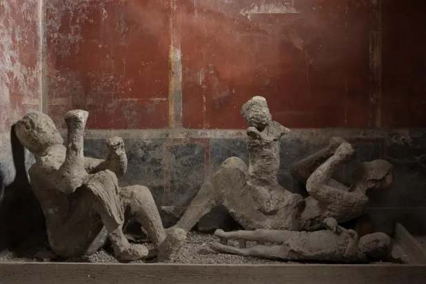 "Altın Bilezik Evi" denen yerdeki 4 kişinin aile olmadığı tespit edildi (Pompeii Arkeoloji Parkı)