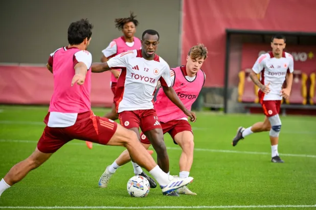 يعاني عبد الحميد من قلة المشاركة مع نادي روما الإيطالي (نادي روما)