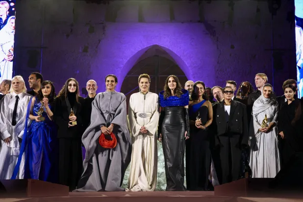 الأميرة المغربية لالة حسناء تتوسط الشيخة المياسة بنت حمد آل ثاني وتانيا فاريس والفائزين بجوائز 2024 (خاص)