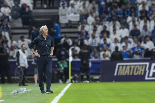 خيسوس مدرب فريق الهلال (تصوير: يزيد السمراني) 