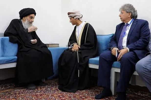 Iraklı Şii din adamı Ali es-Sistani bugün Birleşmiş Milletler Genel Sekreteri'nin Irak Özel Temsilcisi ve Birleşmiş Milletler Irak Yardım Misyonu (UNAMI) Başkanı Muhammed el-Hasan ve beraberindeki heyeti kabul etti. (INA)