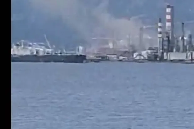 صورة مثبتة من مقطع فيديو يظهر الانفجار في مصفاة توبراش 