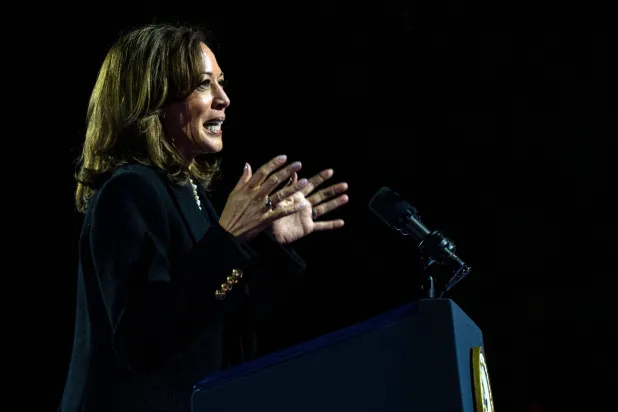 المرشحة الديمقراطية كامالا هاريس (أ.ف.ب)