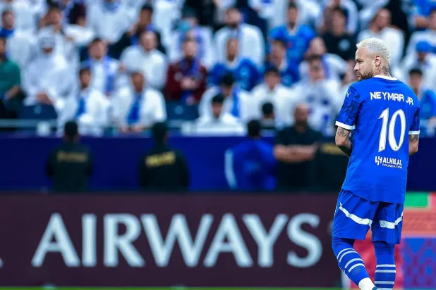 يفكر نادي الهلال في فسخ عقد النجم البرازيلي نيمار يناير المقبل (نادي الهلال السعودي)