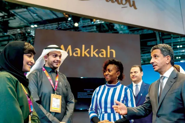 وزير السياحة أحمد بن عقيل الخطيب يفتتح الجناح السعودي في «سوق السفر العالمي» بلندن (واس)