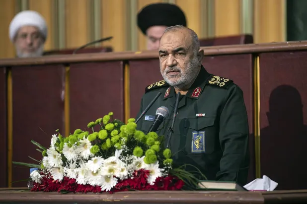 صورة نشرها موقع «مجلس خبراء القيادة» من خطاب قائد «الحرس الثوري» حسين سلامي الأربعاء