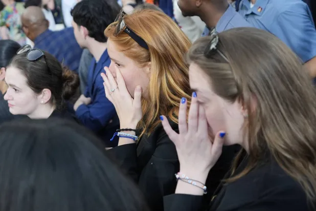 اختتمت هاريس خطابها بالإشارة إلى الشعور بالخوف الذي يراود الكثير من مؤيديها (أ.ب)