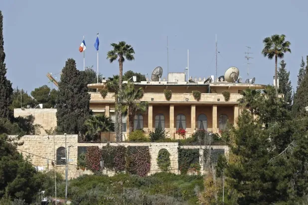 «نطاق الإيليونة» بالقنصلية الفرنسية العامة في القدس 20 مارس 2018 (أ.ف.ب)