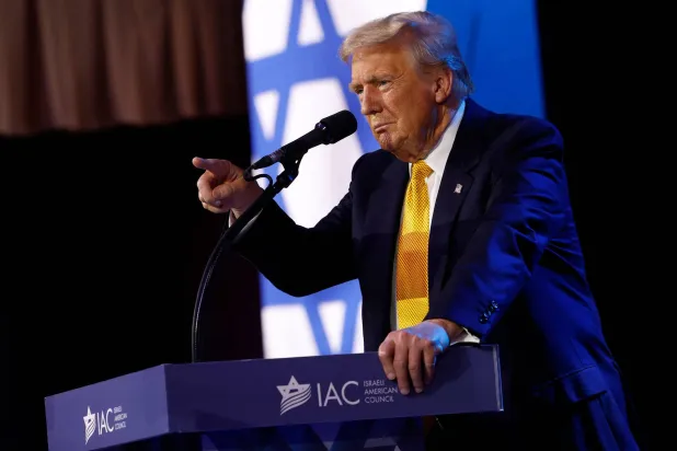 ترمب يتحدث أمام المجلس الأميركي - الإسرائيلي في 19 سبتمبر 2024 (أ.ف.ب)