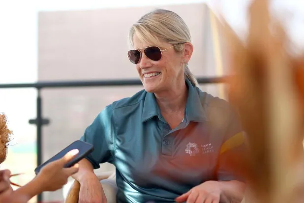 جان باترسون رئيسة قطاع الرياضة في نيوم (الشرق الأوسط)