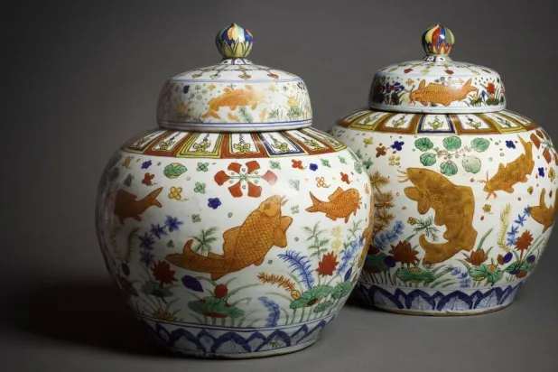 جرتان من الخزف تعودان إلى القرن السادس عشر (سوذبيز)