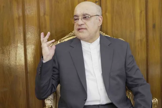 السفير الإيراني في بيروت يتحدث إلى وزير الخارجية عباس عراقجي (إرنا)