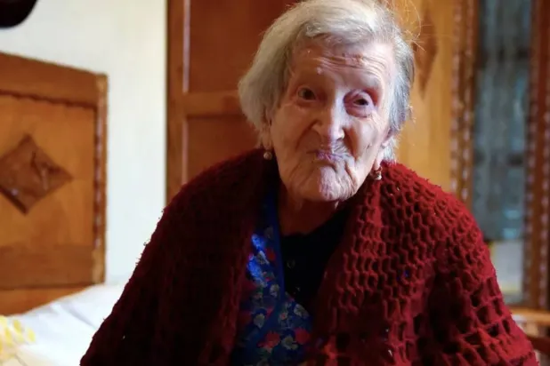 العُمر الطويل خلفه أسرار (أ.ف.ب)