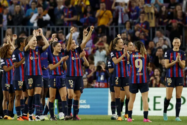 فريق برشلونة للسيدات هو أفضل فريق في العالم (رويترز)
