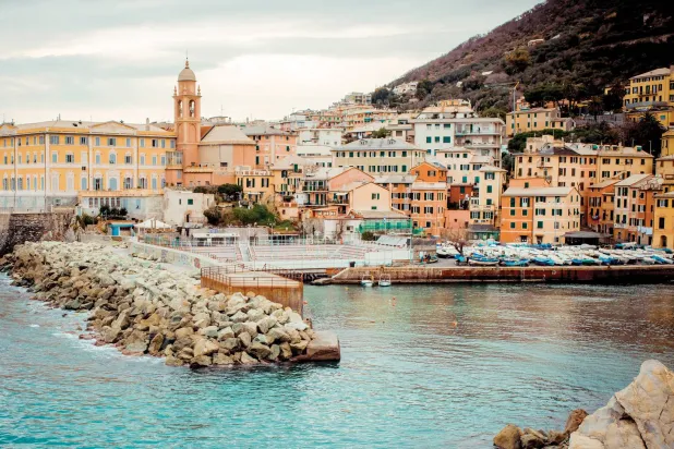  نيرفي... إطلالات رائعة على المتوسط (أدوبيستوك)