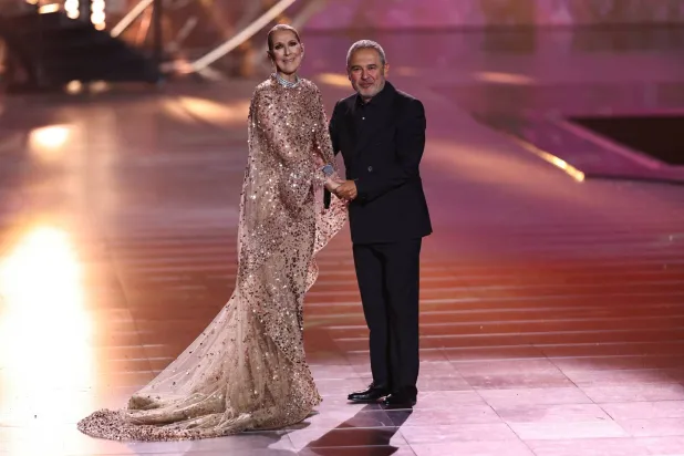 سيلين ديون وإيلي صعب وعلاقة عمرها 25 عاماً (رويترز)